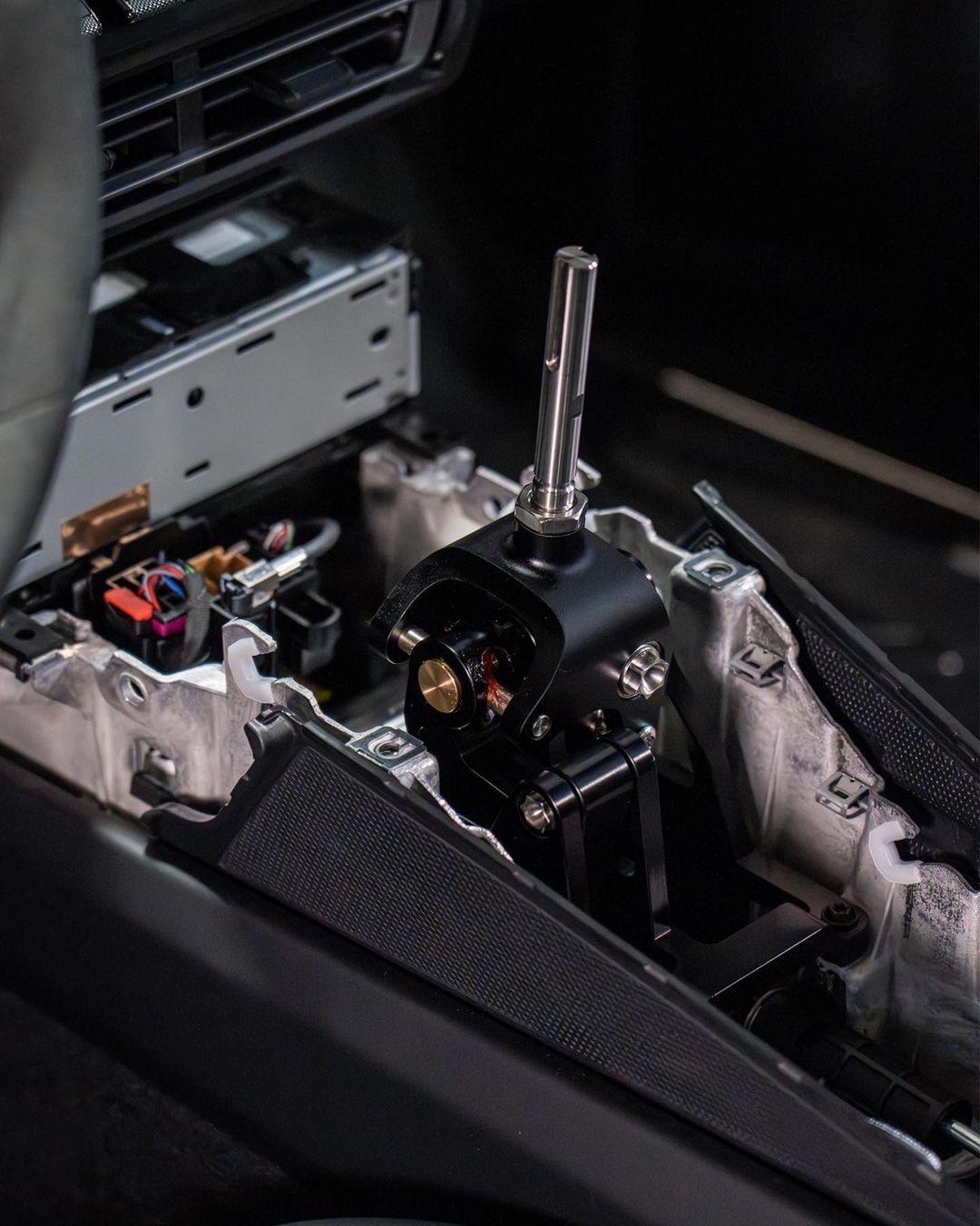 ニック　SET UP NM400 (991/992/981/719) Shifter Installation Guide – Numeric